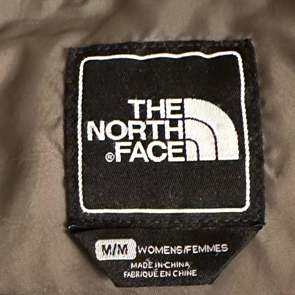 The North Face Women’s down parka Size Medium - Picture 10 of 10